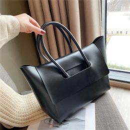 Fashion Women Shoulder Bags Large Capacity Handbags Simple Retro Tote Bags Solid Color Famous Brand High Quality Bags (Option: Black)